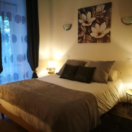 Le Grillon Hotel ปงตอร์ซง ภายนอก รูปภาพ
