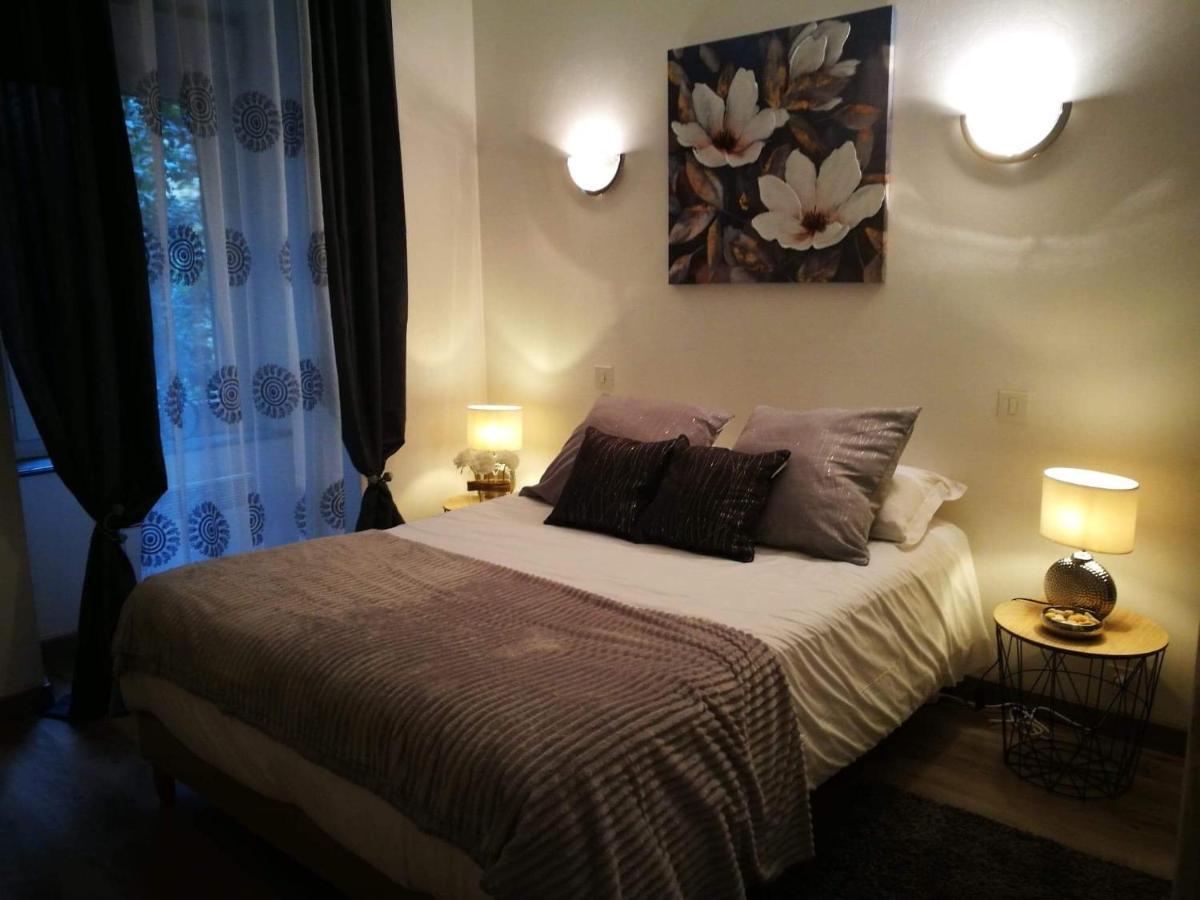 Le Grillon Hotel ปงตอร์ซง ภายนอก รูปภาพ