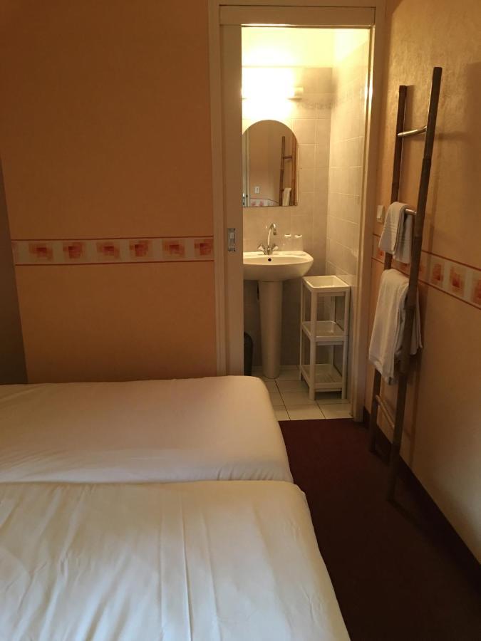 Le Grillon Hotel ปงตอร์ซง ภายนอก รูปภาพ