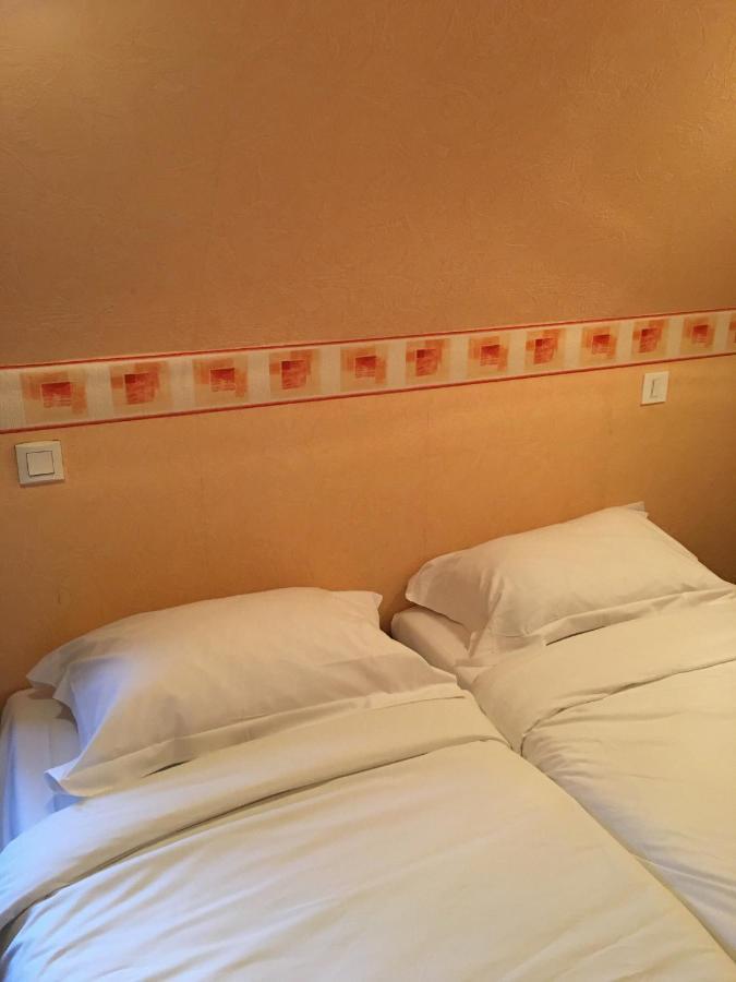 Le Grillon Hotel ปงตอร์ซง ภายนอก รูปภาพ